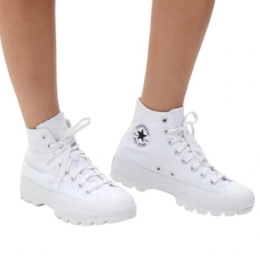 CONVERSE  Women Chuck Taylor All Star High Top Lugged Casual Sneakers | 5.5